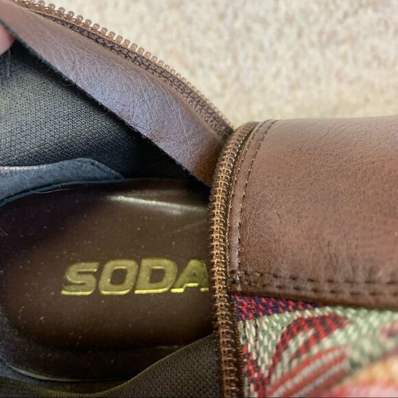 SODA brown knee high boots size 8.5 - Picture 7 of 10